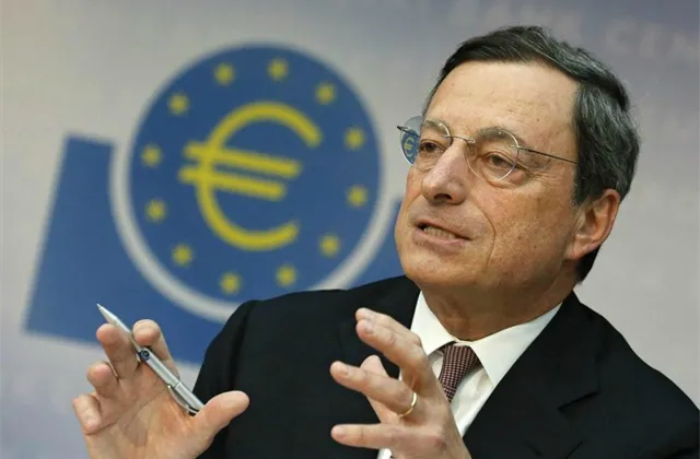 Šéfka strategie UniCredit pro Investiční web: Míč mají na raketě politici, Draghi už jim nahrávat nechce