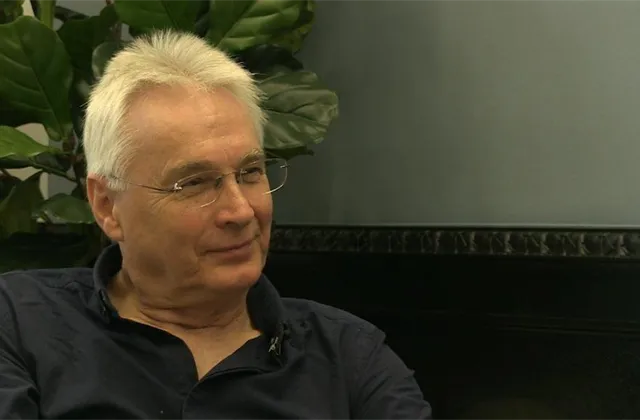 Roger Tooze: Světu hrozí střet civilizací. Jsem ale optimista, lidstvo se nebude chtít zničit