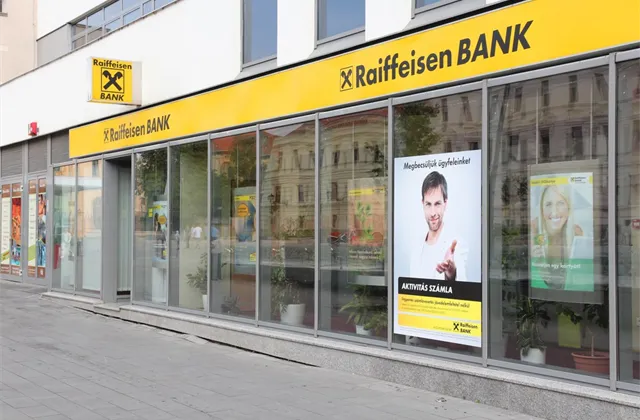 Rakouská Raiffeisen Bank International se propadla do čtvrtletní ztráty, i kvůli Ukrajině