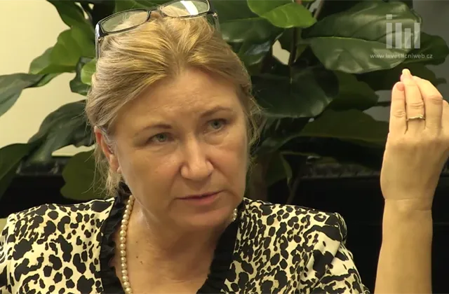 Eva Zamrazilová (ČBA): Euro má smysl přijmout, jen když bude eurozóna stabilizovaná. Nyní je to hloupost