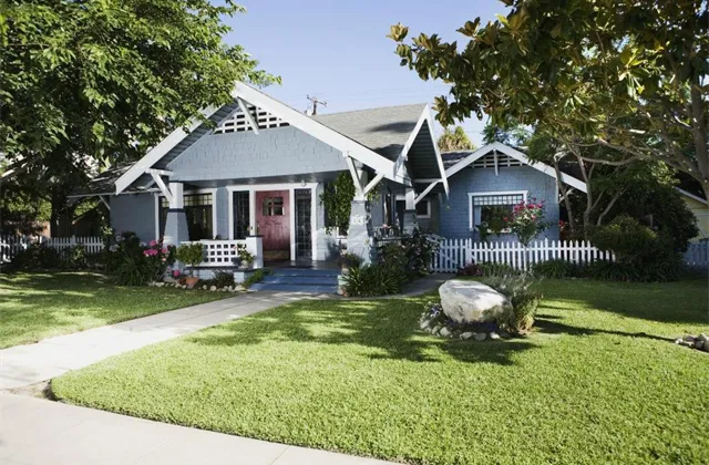 Ceny domů ve Spojeném království v prosinci vzrostly meziměsíčně více, než se čekalo