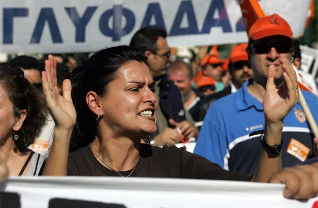 Asi 5 000 lidí demonstrovalo v Aténách proti úsporné politice