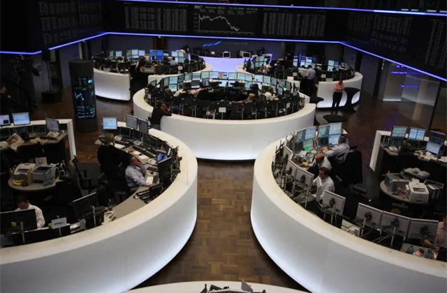 Německý DAX překonává intradenní maximum a posiluje o 0,7 % nad 12 250 bodů