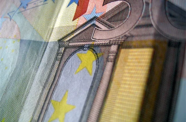 Ze zemí EU mimo eurozónu jsou občané ČR k euru nejskeptičtější