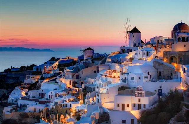 Milujete moře nebo hory? Kupujte zahraniční nemovitosti, sazby půjdou nahoru