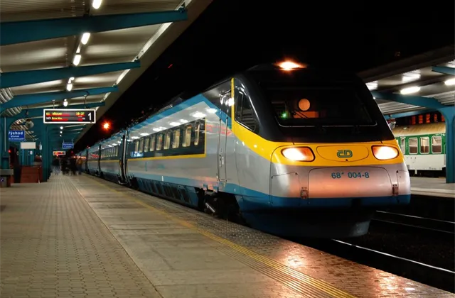 Erste umístila emisi dluhopisů Českých drah s rekordně dlouhou dobou splatnosti