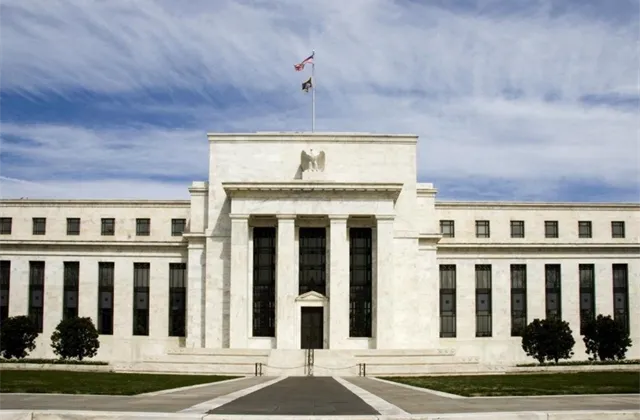 Výhled na nový obchodní týden: Fed se může postarat o událost roku, akcie ČEZ čekají poslední dva obchodní dny s nárokem na dividendu