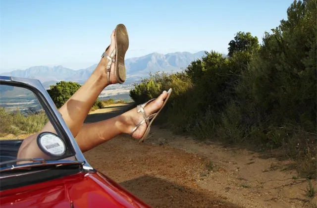 Léto 2015 na trzích: Nudit se nebudete. Akcie mají nadále smysl, stejně jako u dluhopisů je ale potřeba pečlivě vybírat