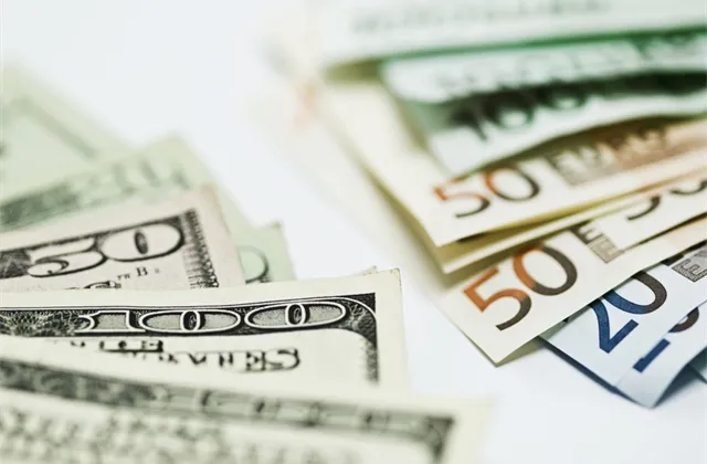 Expert: EUR/USD se dostane pod paritu, případný Grexit nebude izolovaná a snadná záležitost