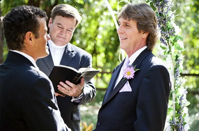 Nejvyšší soud v USA legalizoval sňatky párů stejného pohlaví pro celou zemi. Je to velký krok směrem k rovnoprávnosti, tweetoval americký prezident