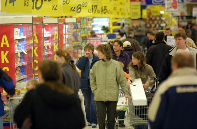 Střední a východní Evropa jako sázka na spotřebitele ve stínu nepříznivého komoditního supercyklu