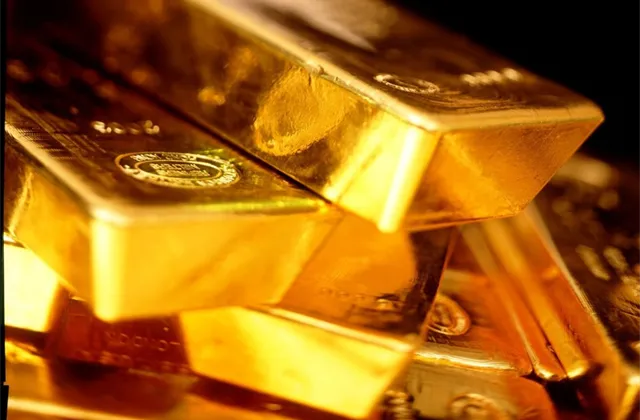 Zlato 40 % pod vrcholem: Má stále smysl do populárního kovu investovat?