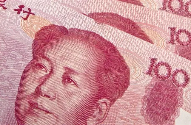 Devalvace čínského jüanu na scénu vrátila hrozbu měnových válek. Zalekne se čínské centrální banky Fed?