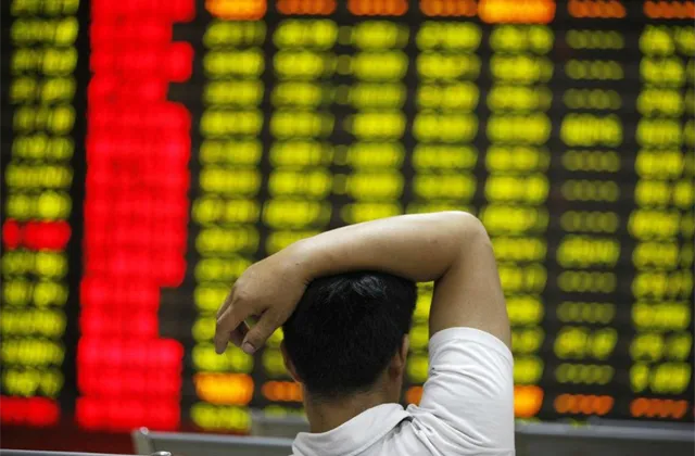 Z kolapsu světových trhů nelze vinit jen Čínu. Na tak masivní propady burz ani drápy asijského tygra nestačí