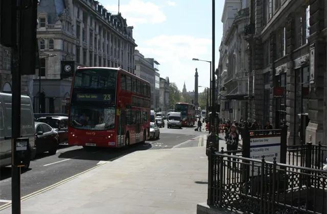 Spojené království: Index nákupních manažerů ve zpracovatelském sektoru v srpnu klesl na 51,5 bodu (odhad: 52 bodů, červenec: 51,9 bodu)