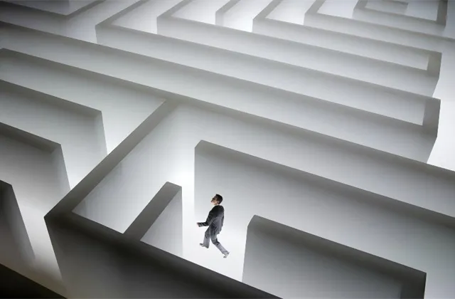 Regulace svazuje trh finančního poradenství, přežijí jen velcí hráči