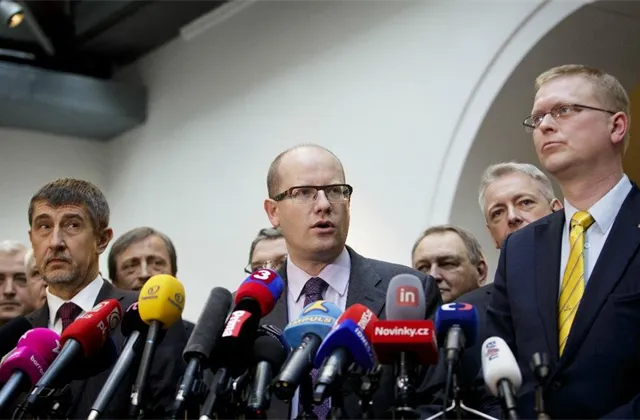 Vláda pošle do sněmovny návrh rozpočtu na rok 2016