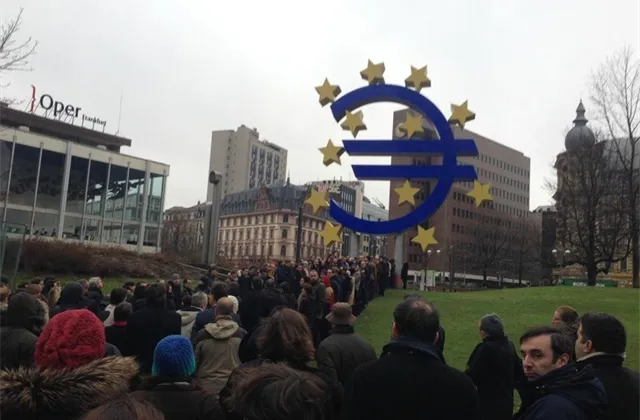 Ranní info z trhů ErsteCB 12.11.2015