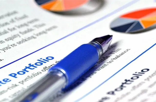 Podílové fondy jako největší podvod na trhu? Smysl mají, index ale většinou neporazí