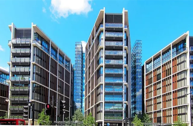 Jiskří vám oči při pohledu na luxusní byty v Miami nebo Londýně? Pak si připravte pořádný balík