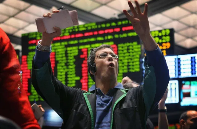 RBC zvyšuje doporučení na akcie Newell Rubbermaid na "top pick" z "outperform" v reakci na zveřejnění podrobností o fúzi s firmou Jarden