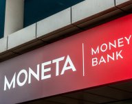 MONETA Money Bank - ilustrační foto