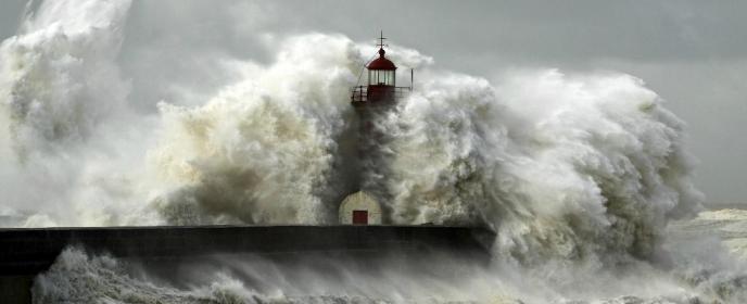 Propad na trzích, tsunami - ilustrační foto