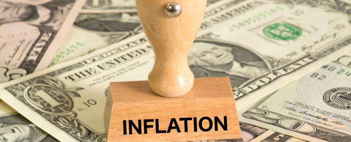 Inflace, dolar, bankovky - ilustrační foto